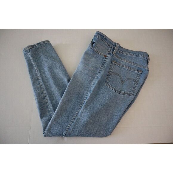 Levi's Women's Sz 29 Light Wash Wedgie Icon Fit Button-Fly Ankle Jeans - Picture 7 of 8